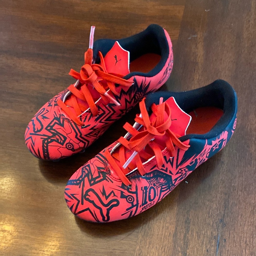 Puma Soccer Cleats Little Kids size 13
